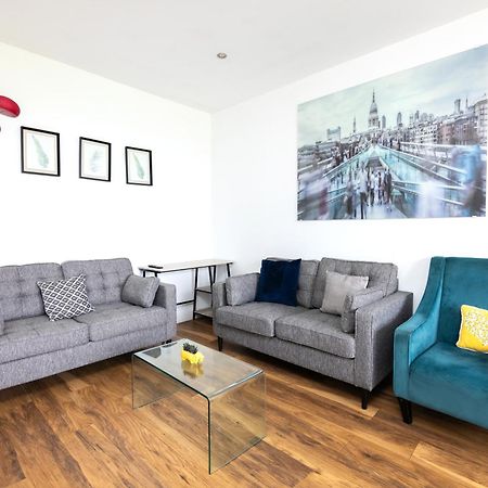 Spacious Apartment Close To City Centre With Free Secure Parking Leeds  Exterior photo